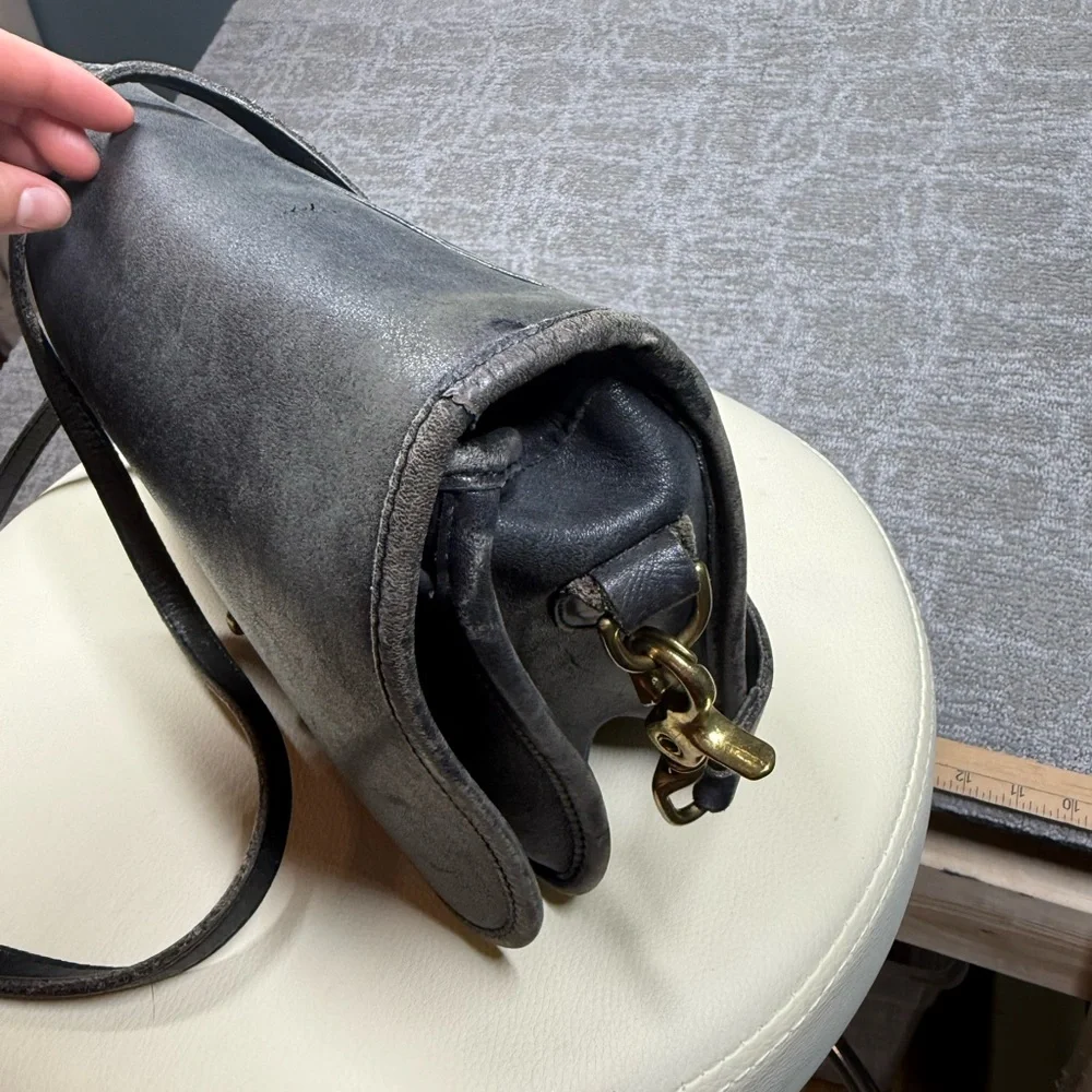 Vintage 70s Rare Coach Penny Pocket Clasp Front Crossbody Leather Purse Bag Y2K - Picture 2 of 11